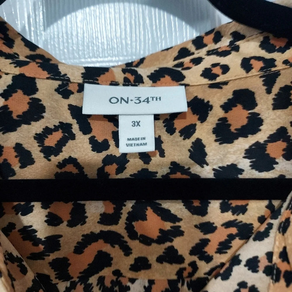 On 34th Created for Macy's Leopard Print Button-Front Crepe Shirt in Size 3X - Picture 4 of 14